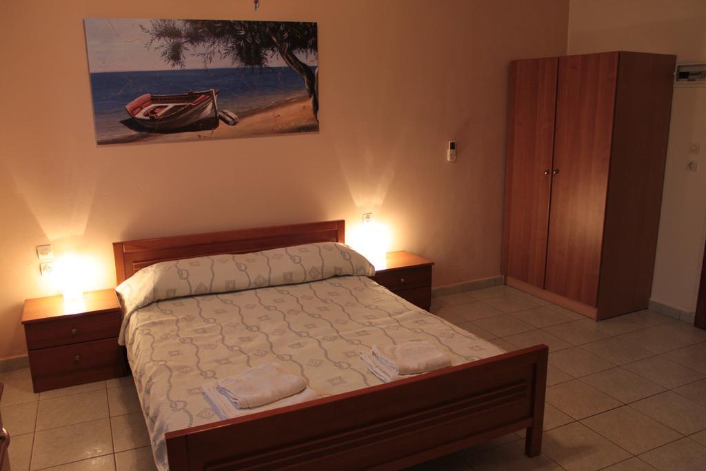 Ballas Apartments Agia Efimia Bilik gambar