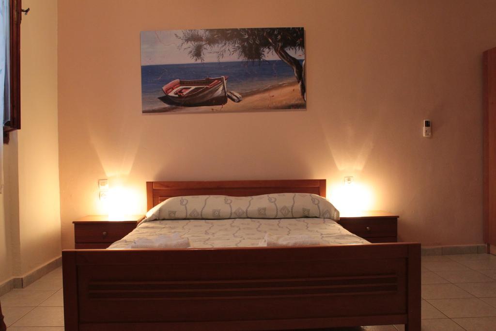 Ballas Apartments Agia Efimia Bilik gambar