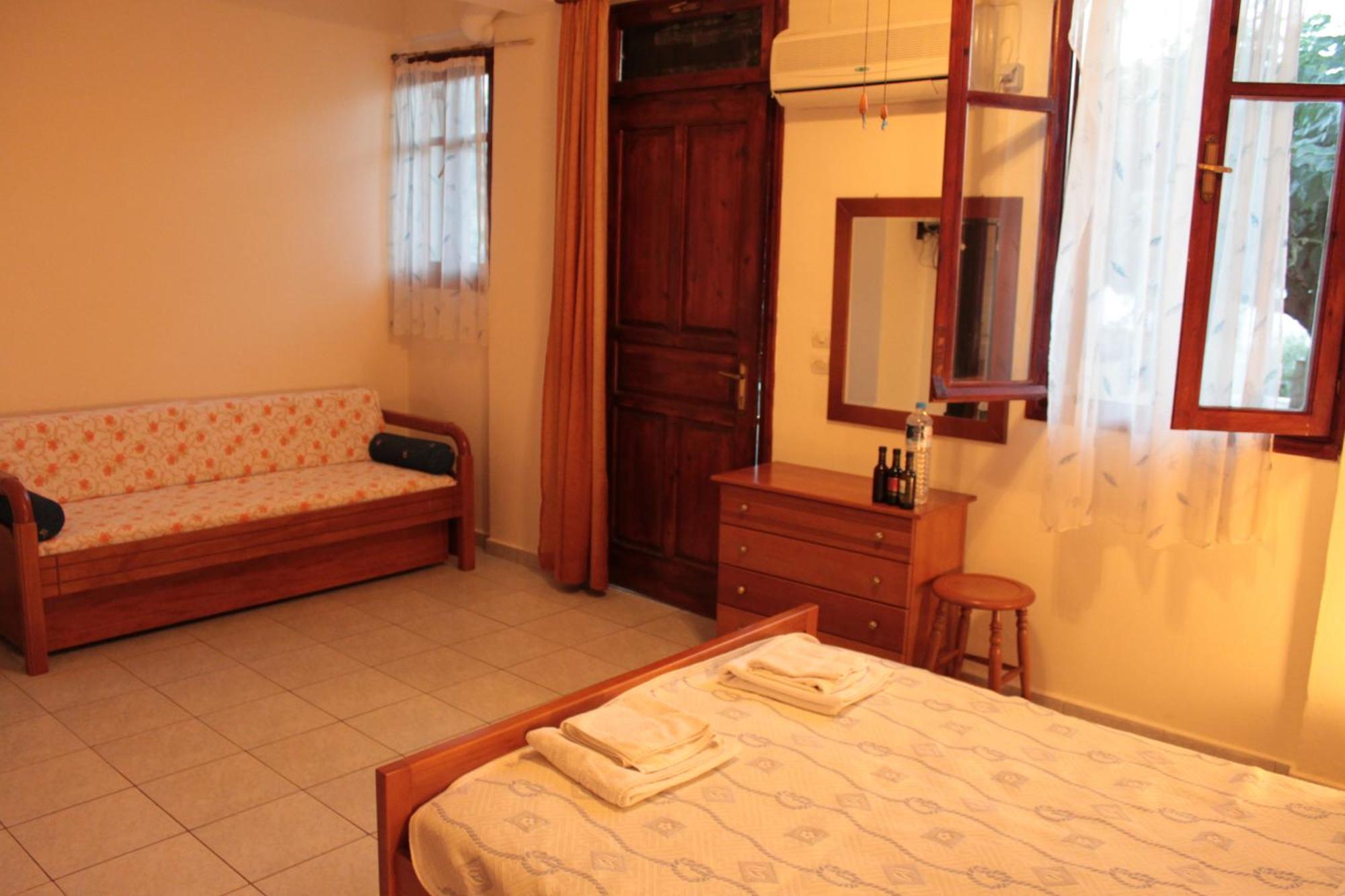 Ballas Apartments Agia Efimia Bilik gambar