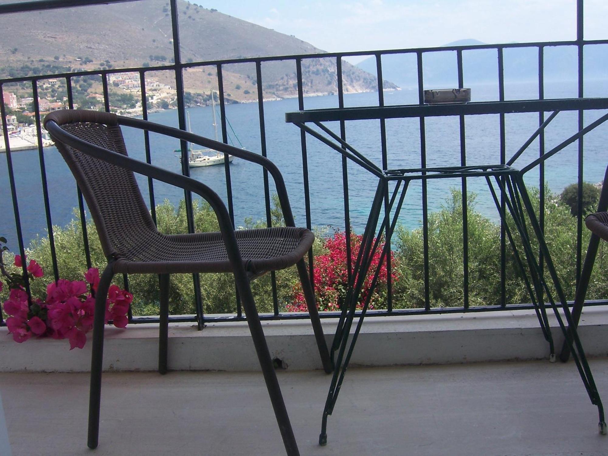 Ballas Apartments Agia Efimia Bilik gambar
