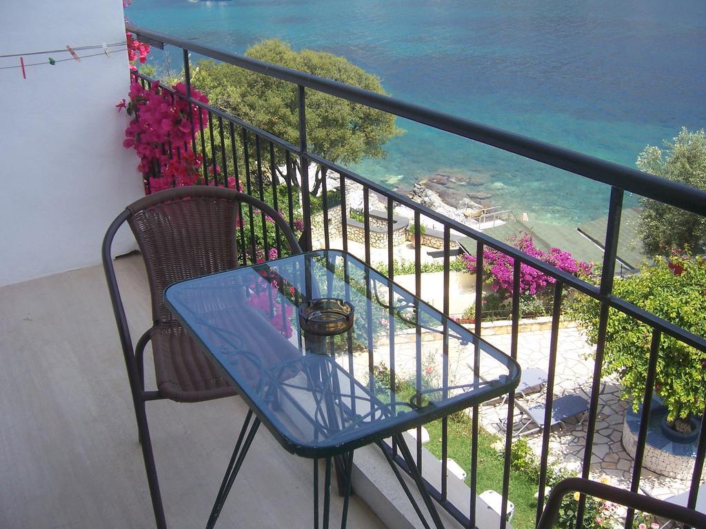 Ballas Apartments Agia Efimia Bilik gambar