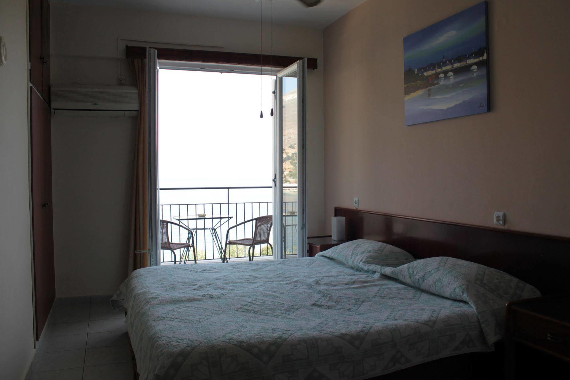 Ballas Apartments Agia Efimia Luaran gambar